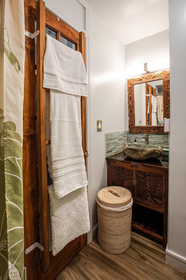 Breezy Beachfront Bali-Style Haven 180 Degree Oceanview Hau'ula Extérieur photo
